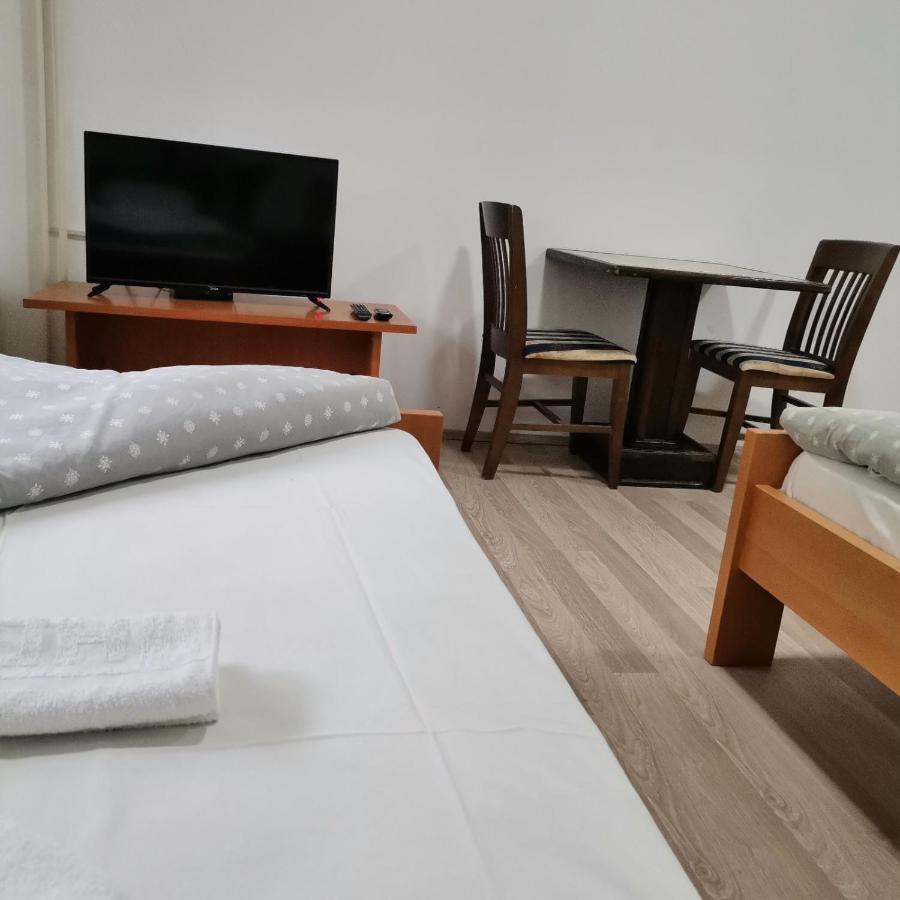Hotel Duga Novi Sad Exteriör bild