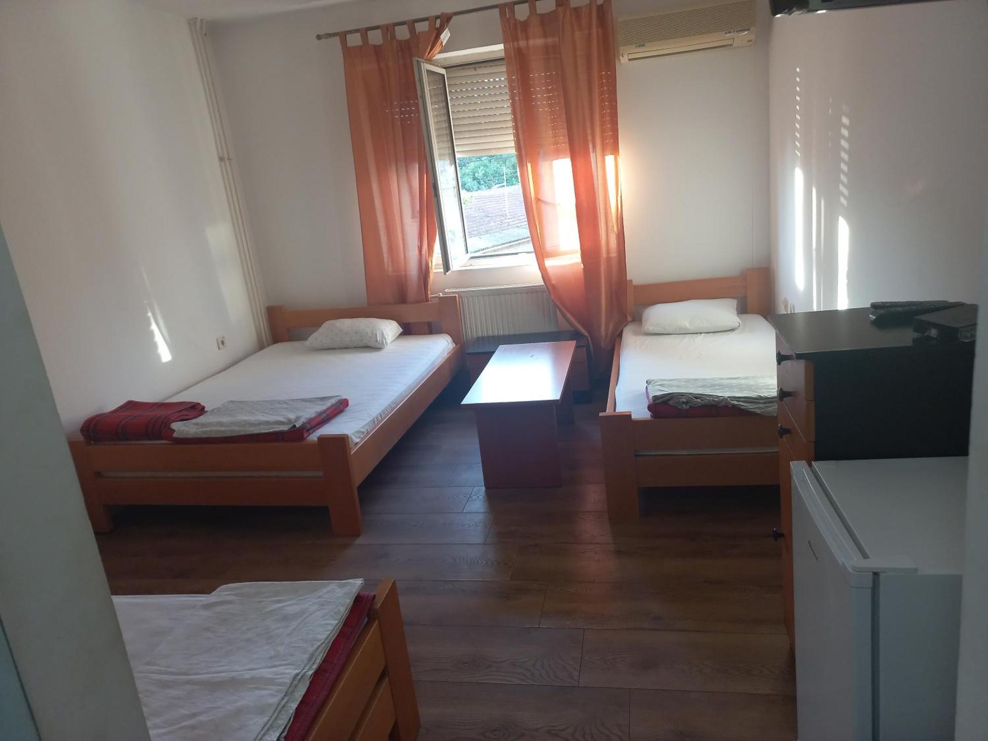 Hotel Duga Novi Sad Exteriör bild